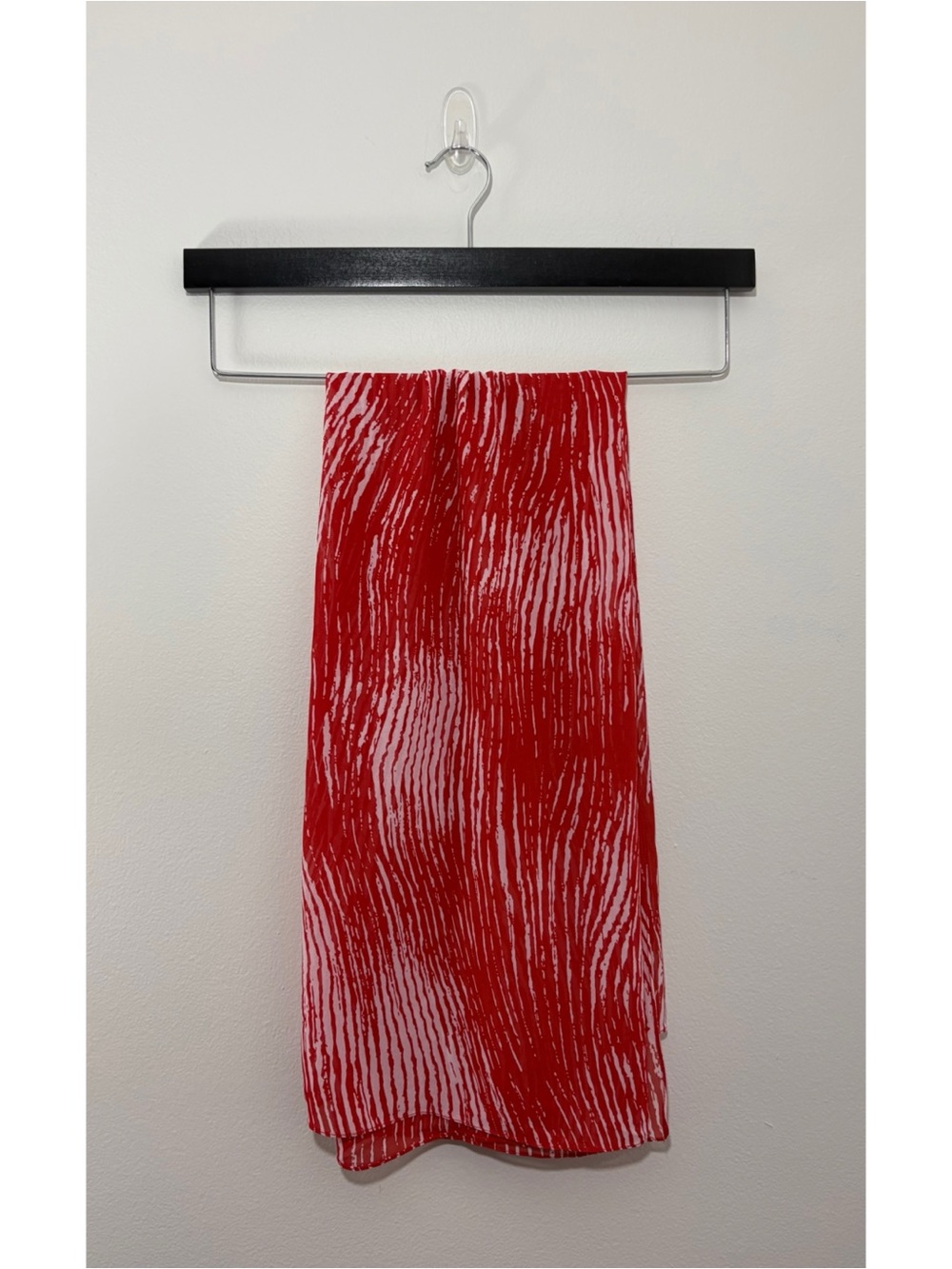 Haute Hijab red/white pattern chiffon hijab (38x40”)